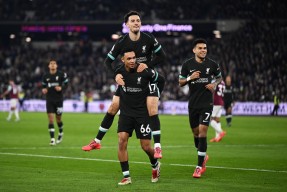 爱游戏-Scout意外战胜利物浦，比赛局势复杂引爆全场！